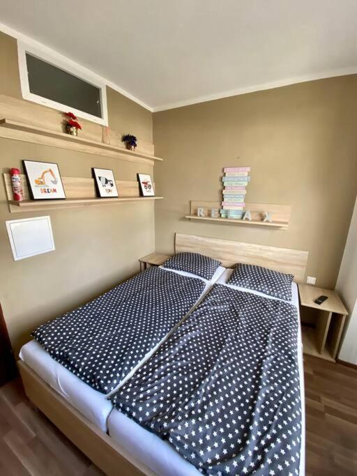 2 Izbovy - Blizko Centra Martin Apartment ภายนอก รูปภาพ