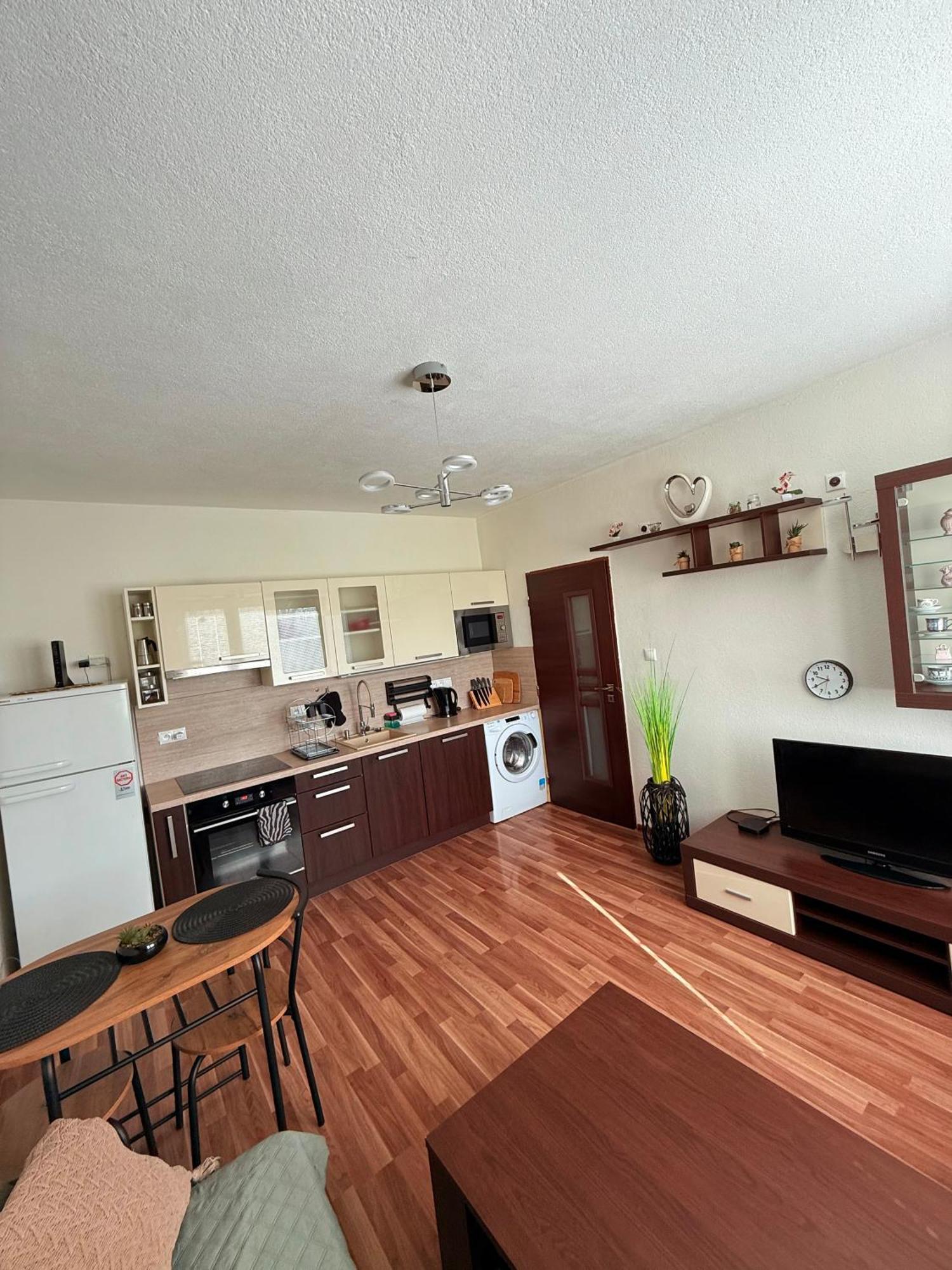 2 Izbovy - Blizko Centra Martin Apartment ภายนอก รูปภาพ